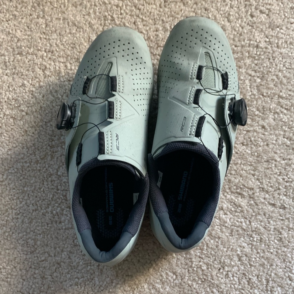 EUC Shimano RC3 Road Cycling Shoes - Women's